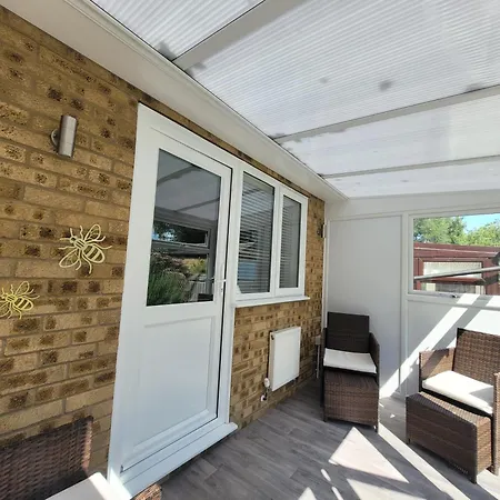 Bumblebee Bungalow - With Separate Office And Gaming Space By Catchpole Stays Colchester Exterior photo