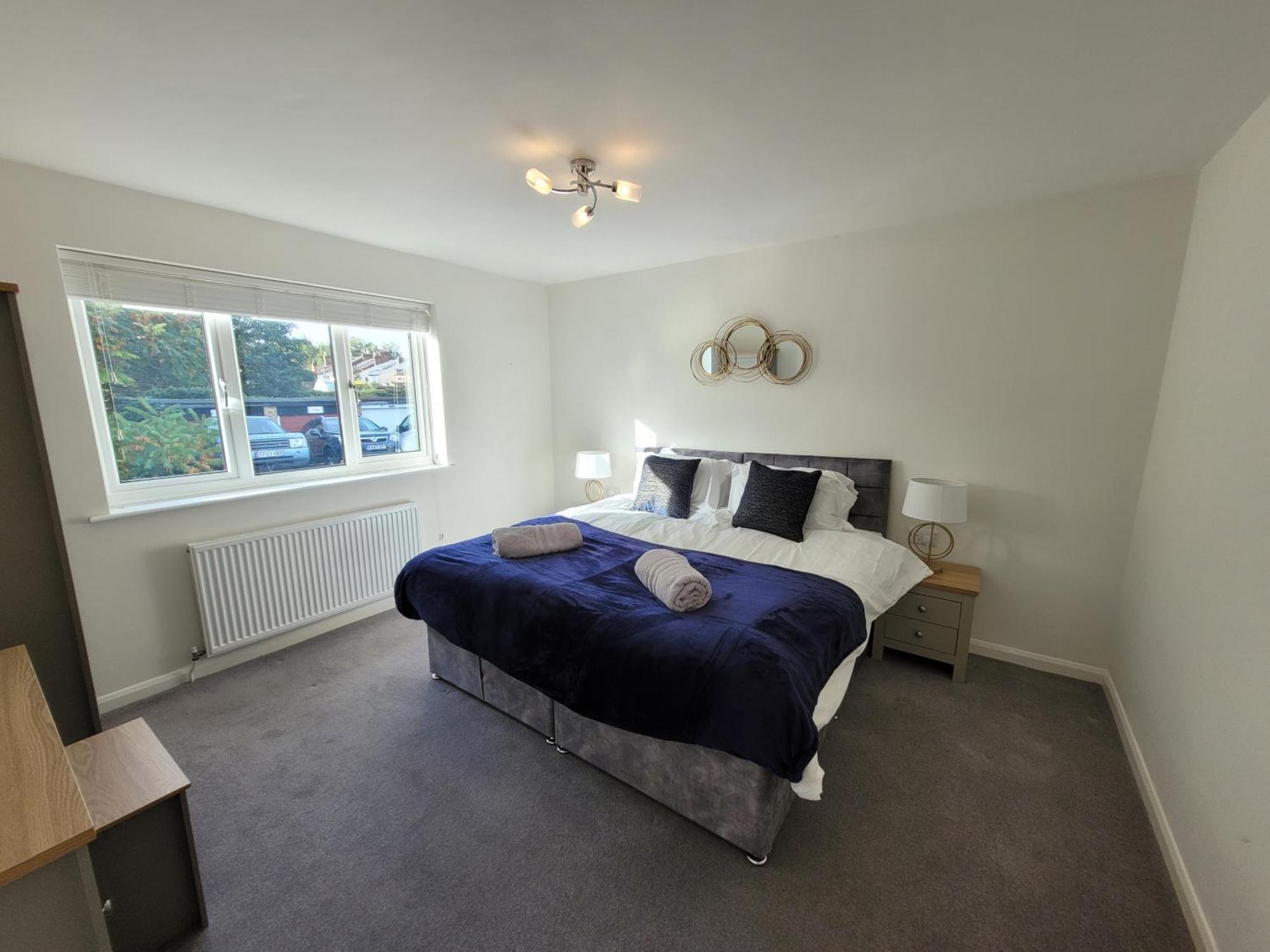 Bumblebee - With Separate Office And Gaming Space By Catchpole Holiday home