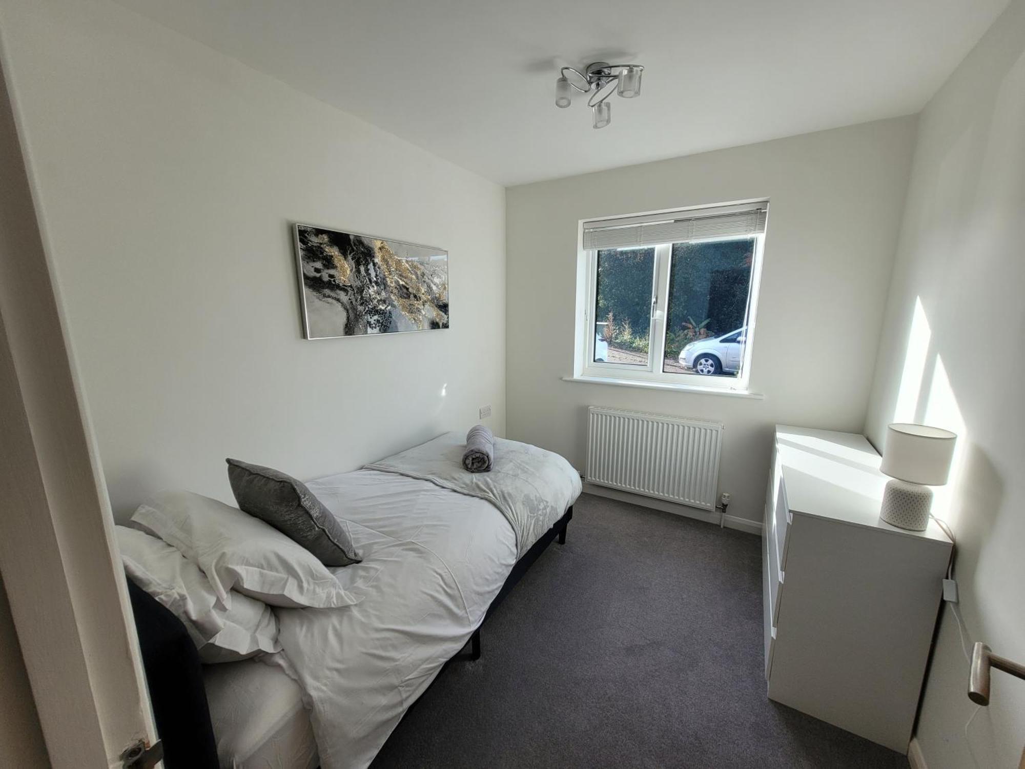 Bumblebee - With Separate Office And Gaming Space By Catchpole Holiday home *